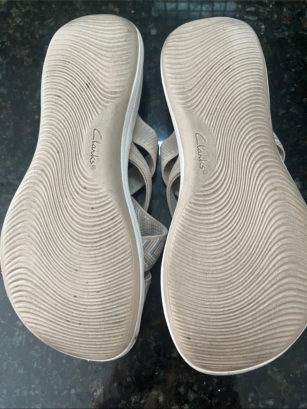 Clarks Cloudsteppers Women's Taupe Crossband Slide Sandals - Picture 8 of 8
